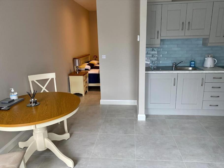 Erne Getaway No.7 Brand New 1 Bed Apartment Enniskillen Exteriér fotografie