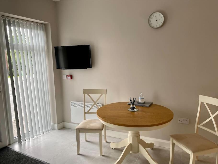 Erne Getaway No.7 Brand New 1 Bed Apartment Enniskillen Exteriér fotografie